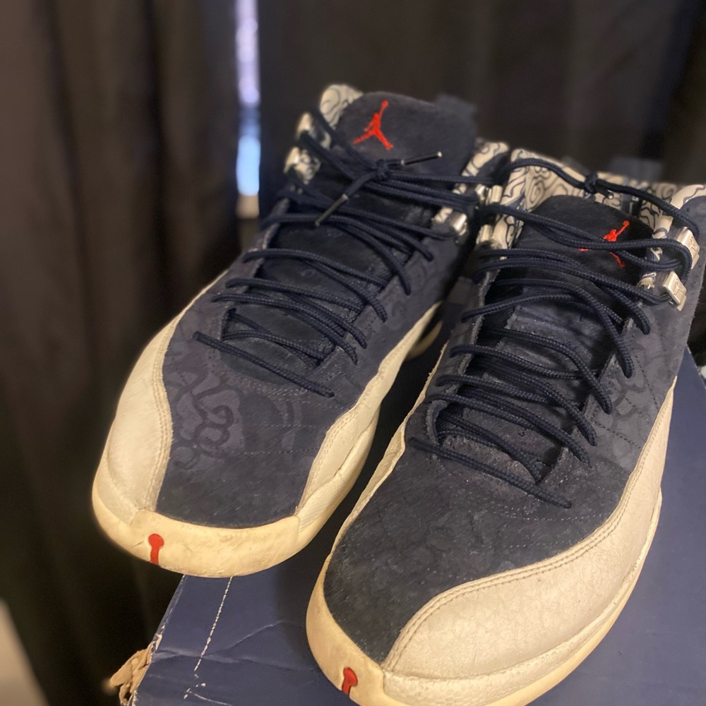 Jordan 12 international flight